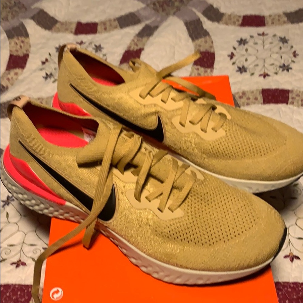 Nike epic react flynit 2